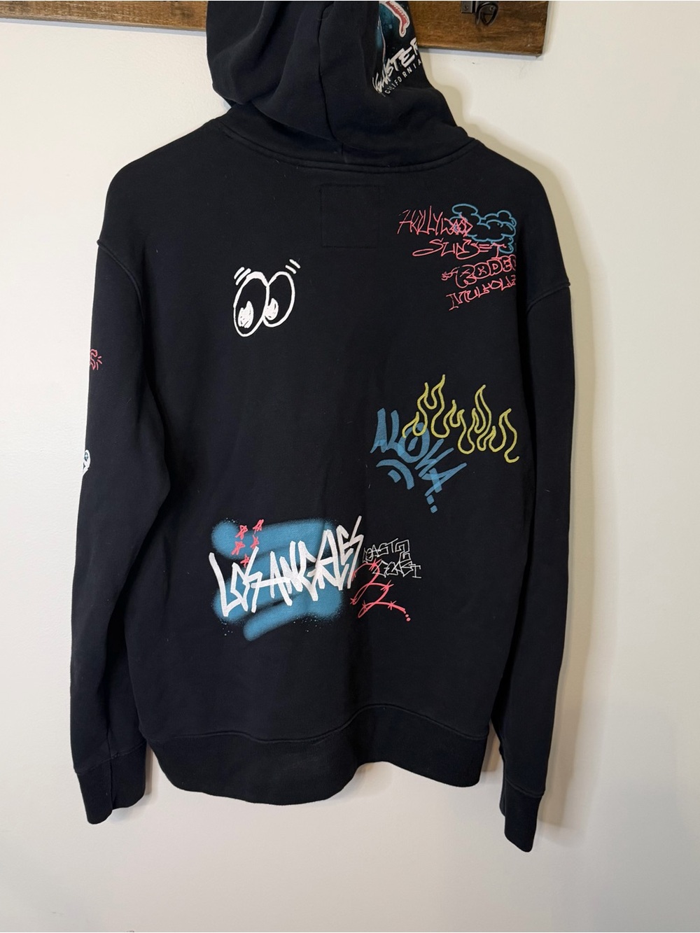 Hollister California Men’s Large Black Graphic Graffiti Hoodie Pullover Y2K - Picture 3 of 7